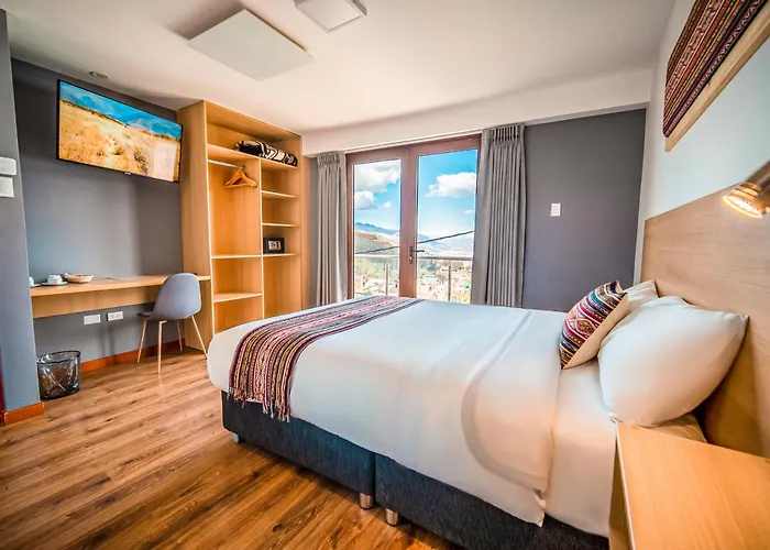 Hotel Ayni 3*