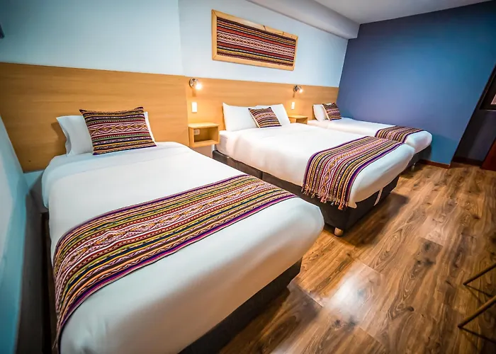 Hotel Ayni 3*