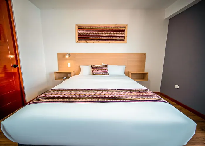 Hotel Ayni 3*